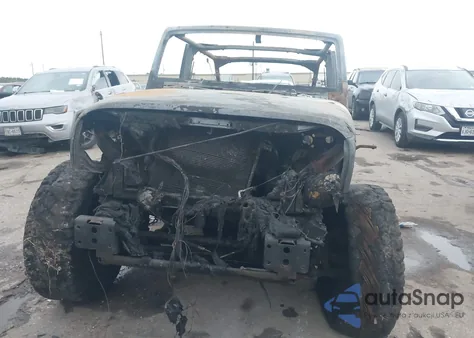 2010 Jeep Wrangler Unlimited Sahara z USA, uszkodzony, nr VIN 1J4HA5H13AL103417